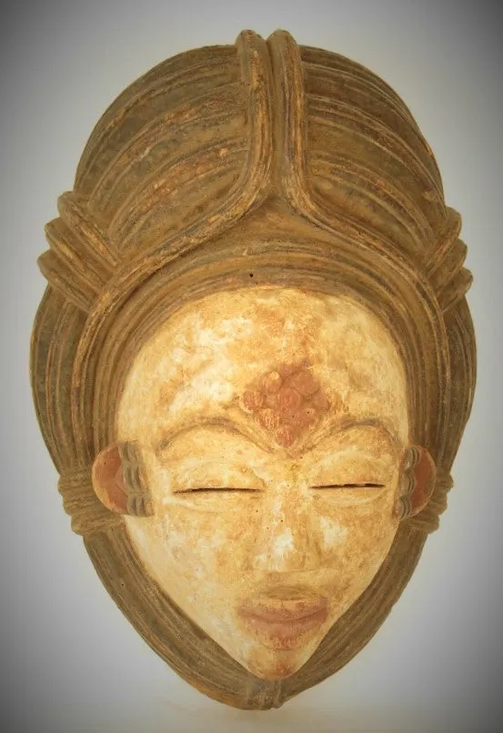 Punu Okuyi Delicate Mask