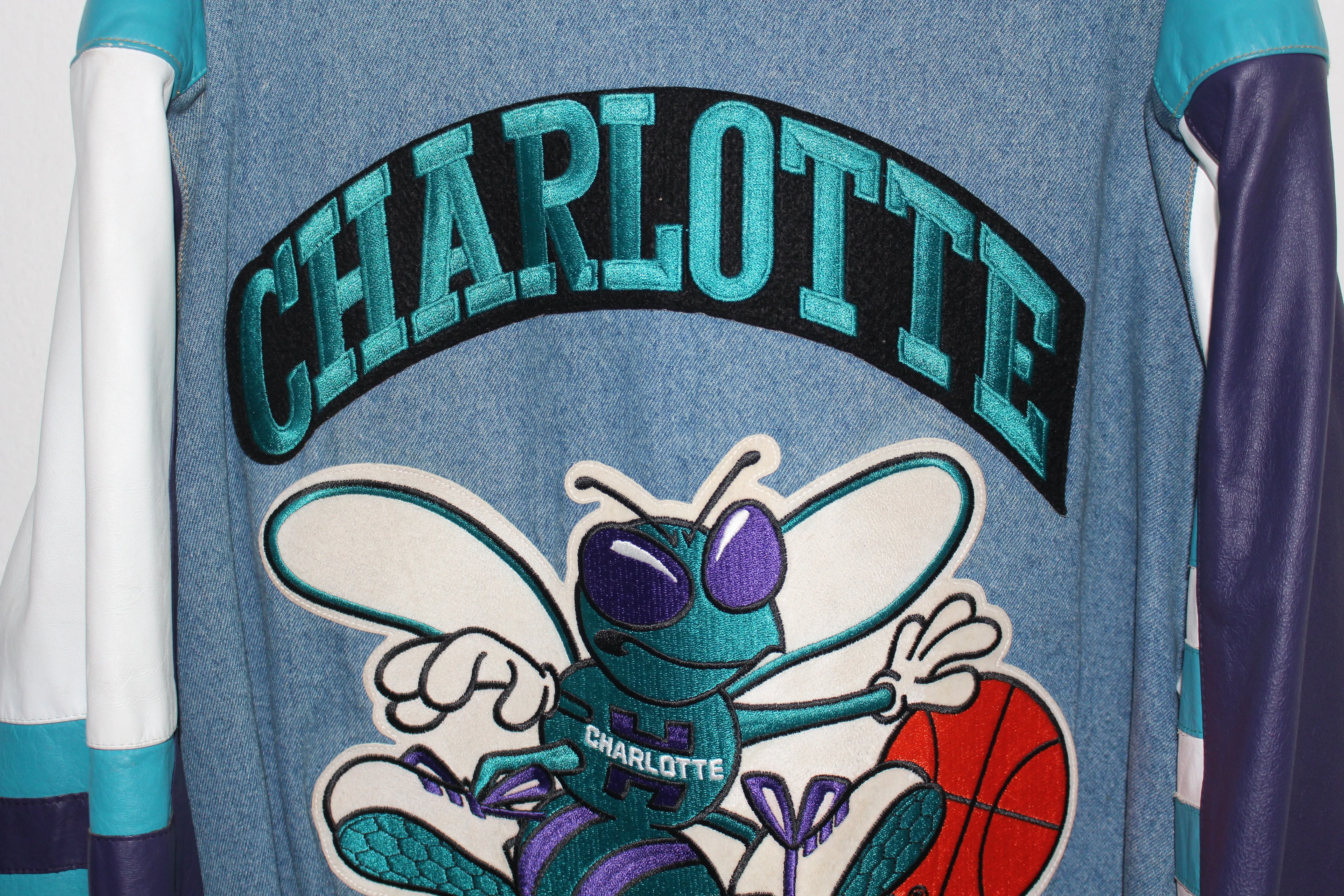 Rare Charlotte Hornets Jeff Hamilton Denim Leather Jacket (XL)